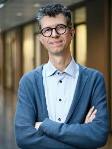 Stefano Puntoni faculty page